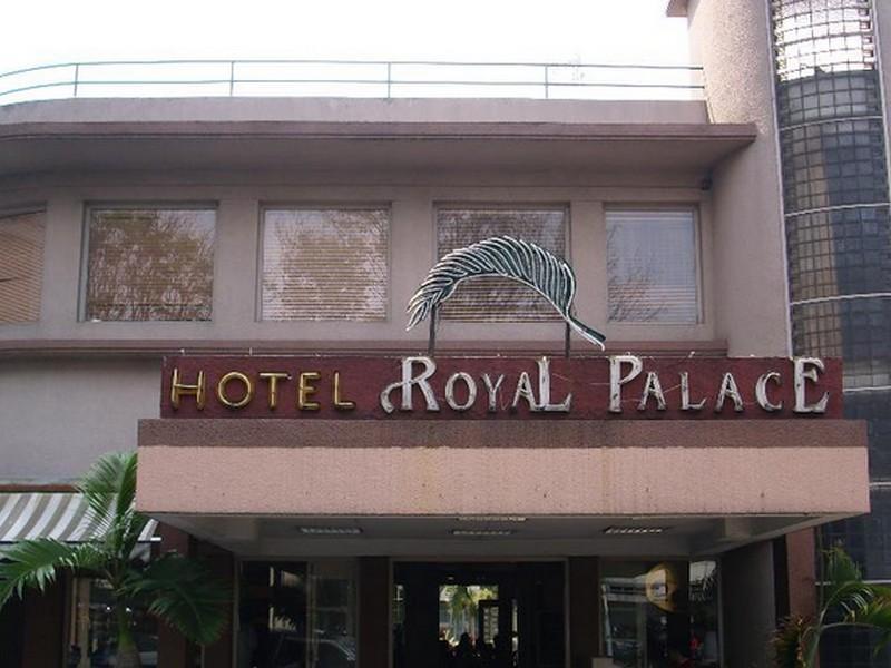 Hotel Royal Palace Бандунг Экстерьер фото
