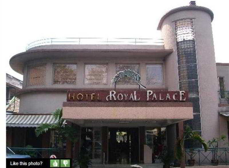 Hotel Royal Palace Бандунг Экстерьер фото