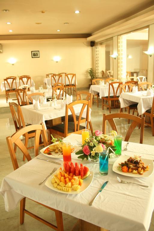 Hotel Royal Palace Бандунг Экстерьер фото